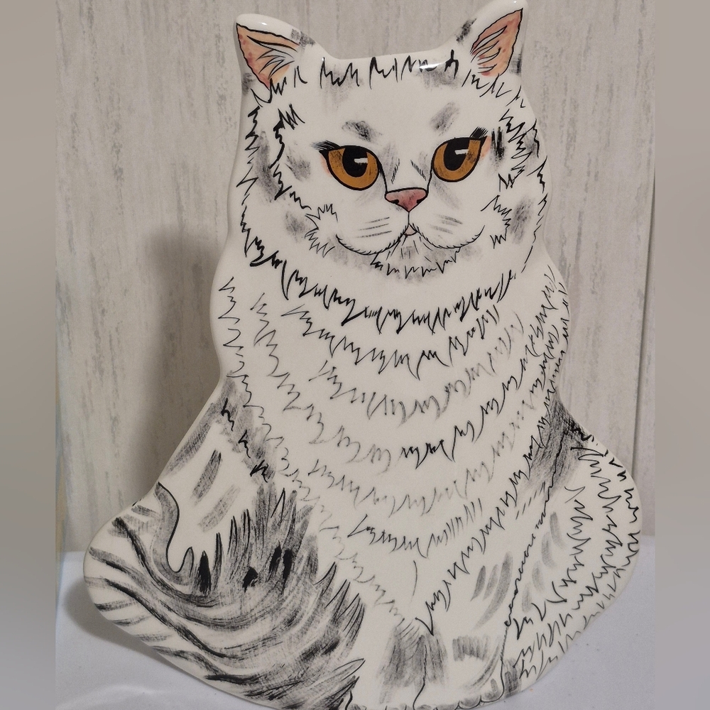 Cat Vase.  VTG Cats By Nina Vase. Nima Lyman's Unique Artwork. 11.25"X9"X4"